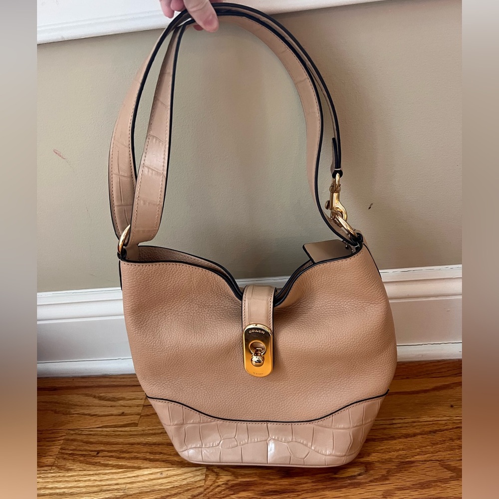 Coach Amber Duffle Bucket Bag Gold/ Beechwood A1923-F72808 Handbag Crossbody Bag